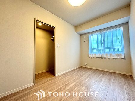 【Private room】光に包まれるように設計された空間。太陽の光が爽やかな目覚めを誘う。きっと今日も素敵な1日に。
