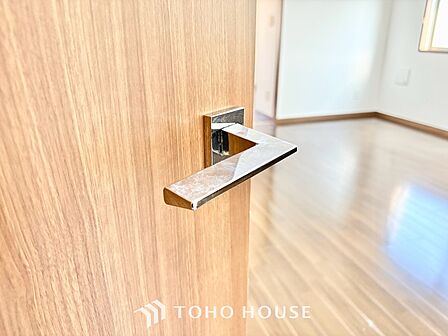 ◆闇夜の輝き◆オレンジ色の光は大人になった今の僕にはわかる。1日の終わりを伝えに来たわけではなく、また明日が来る方へ導いてくれた事を。