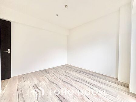 ◆闇夜の輝き◆オレンジ色の光は大人になった今の僕にはわかる。1日の終わりを伝えに来たわけではなく、また明日が来る方へ導いてくれた事を。