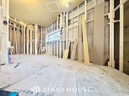ほんの少しのこだわり。ちょっとした色使いがその家がもつ雰囲気、趣(おもむき)を携え、暮らす家族や訪ねてくる友人・知人に新鮮な香りを運んできます。