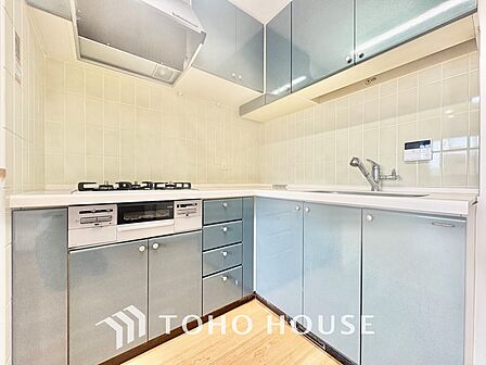 【KITCHEN】愛おしい家族との団欒の時間をより一層幸せなものに感じさせる煌びやかなLDK。輝かしい毎日が待っています。