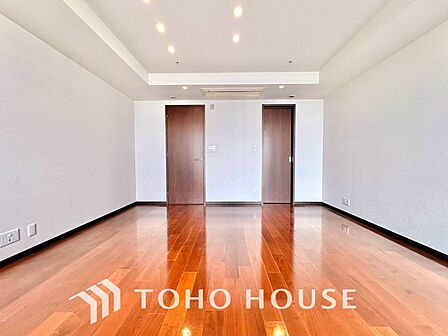 【PRIVATE ROOM】◆属毛離裏◆子は父を手本とし、母に愛育されて成長する。家族の深い繋がり。いつまでも大切にしたい。
