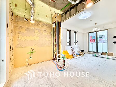 ◆窓を開けると◆冷涼な風、そよぐリビング。だんらんの場所はここから始まり、ここで終わる。家族の笑顔が集う素敵な場所だから、こだわり抜いた思いが詰まっているのだと思う。