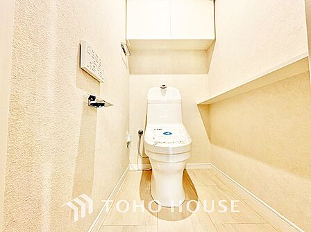 【トイレ】落ち着いた空間に仕上がっており快適にご使用できそうです。