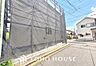 子供部屋：風の通り道。舞い込んでくる風が優しく躍り、室内に爽やかな空気を運んでくる。そこに季節の息吹を感じて、いまがどんな季節なのかを実感する。