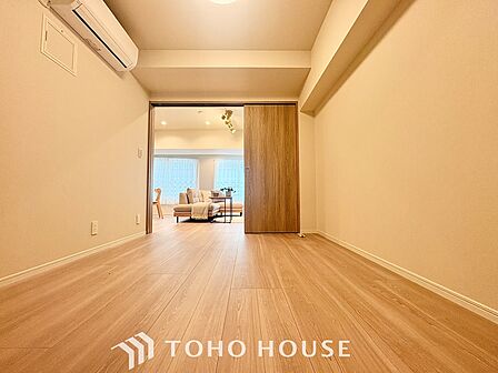 【Private room】感性を育むプライベートルームはシンプルでスマートな空間。好みの空間で読書をしたり、音楽を聞いたりと一人の時間も充実したものにできます。