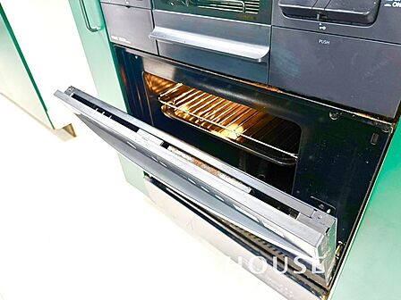 【KITCHEN】◆開放的◆後片付けが楽なシステムキッチン。収納スペースの充実！