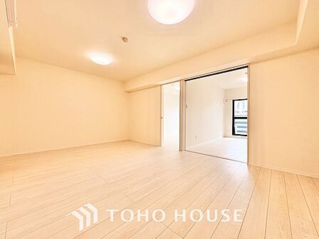 愛しさと、切なさと、心強さと。いつもそばで共感してくれる、恋人のような存在。そんな部屋で生きて行きたい。
