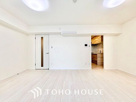 叶えたかったのは落ち着きのあるナチュラルな風合い。そして開放感があるリビング。優雅な気分に浸れる幸せな時間をこの空間で。