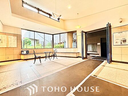 エントランスはマンションの顔。清潔感、存在感のあるエントランスは居住者の心を豊かにする。