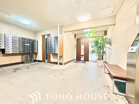 エントランスはマンションの顔。清潔感、存在感のあるエントランスは居住者の心を豊かにする。