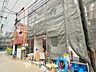 外観：幾度となく通い続ける道。小さな花、木々のざわめき。毎日の生活をあざやかに彩ってくれる。そんな想像をかき立てられる。