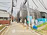 外観：幾度となく通い続ける道。小さな花、木々のざわめき。毎日の生活をあざやかに彩ってくれる。そんな想像をかき立てられる。