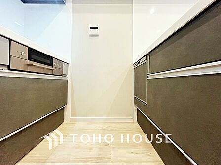 【KITCHEN】◆ワクワク◆開放的で機能性も高いシステムキッチン。お子様は毎日のご飯にワクワク！