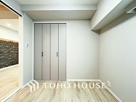 【PRIVATE ROOM】◆属毛離裏◆子は父を手本とし、母に愛育されて成長する。家族の深い繋がり。いつまでも大切にしたい。