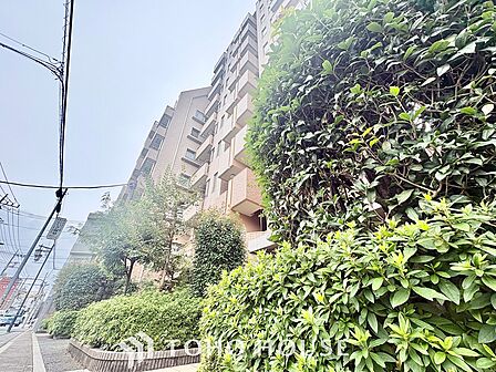 【Elegant house】その邸が魅せる、気品・上質・重厚感・細やかさ、そのすべては訪れた者に安らぎと品性を与える特別な空間です。ここに住むからこそ意味がある。