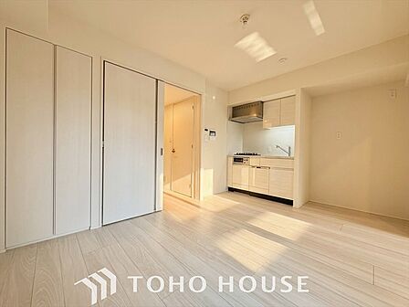 数多くの変革をハイスピードで実現。その可能性を継ぐ住まいは、新しい理想を指し示すものでありたい。