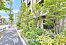外観：暮らしの舞台となるマンション。建物だけでなく、周辺の街並みも含めてご覧いただきたい住まいです。