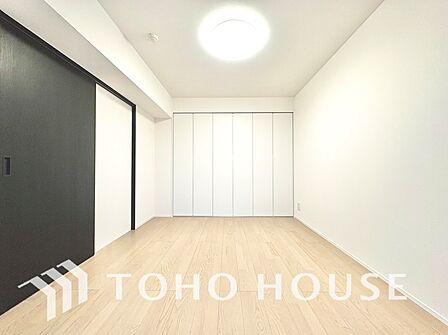 【居室】シンプルで使いやすく、どんな家具にも馴染む居室です。