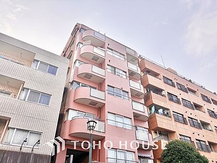 バルコニーからの眺望は開放感にあふれ、心安らぐひととき。