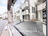 寝室：【smart design】太陽の光をスマートにリビングへ。優しくいざなわれた採光が朝は目を覚ませ、昼はくつろぎ、そして夕刻には温もりを与える。他にはないおしゃれなデザインで。