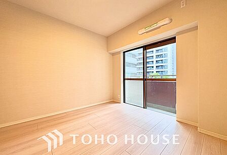 使いやすく、明るい洋室に仕上がります。子供部屋や趣味のお部屋にご利用できます。ご自身で家具などを配置し、素敵な空間を創り上げられます。