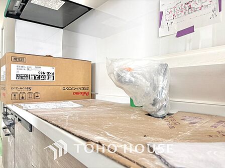 【改装中】手元の収納から、足元の収納までが全てスライド式で、奥のスペースまで有効に活用できます。奥まで上から見渡せるので、たまにしか使わない調理器具もサッと取出せます。