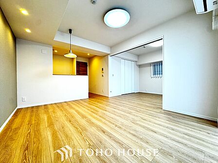 ◆瀟洒な空間◆落ち着きのある彩が見事に調和させた瀟洒な空間を演出。ここに集まる家族の会話と笑顔が絶え間なく続く幸せな空間。