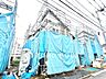 周辺：【外観】整った街並みに映える外観デザイン。住環境の良さを感じられる住まいです。