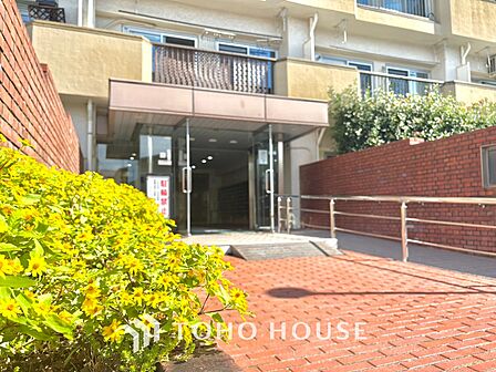 【そよぐ風、緑の香り】澄み切った空気。移ろう季節の中、ゆっくりと流れる時間を、大切な人と愛でる至福。幸せを噛みしめる穏やかな生活。