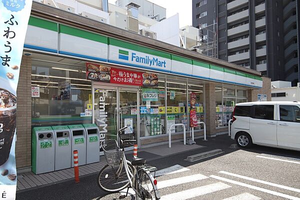 画像22:ファミリーマート　代官町東店