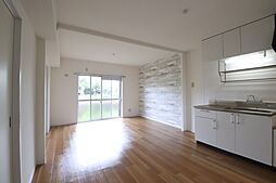 オオタかなれ川ハイツ 102 1階2LDKのリビング/ダイニング