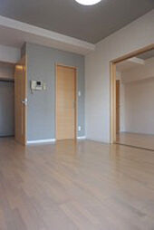 アースヒル東白壁 501 5階1LDKのリビング/ダイニング