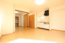 グランドカーサ枇杷島 101 1階1LDKのリビング/ダイニング