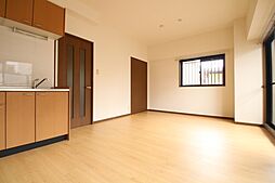 第3エステート丸万 101 1階1LDKのリビング/ダイニング