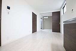 グランディール高畑 303 3階1LDKのリビング/ダイニング