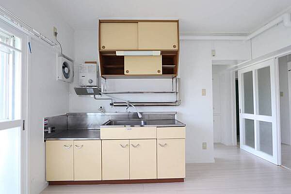 apartment 東京都港区虎ノ門４丁目3-13　ヒューリック神谷町ビル4階