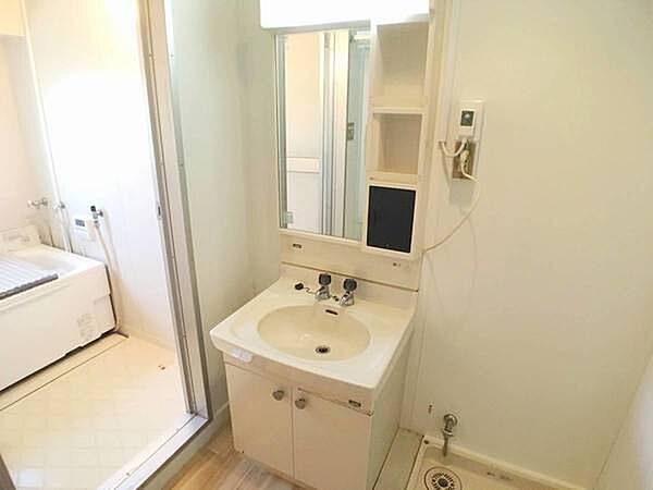 apartment 東京都港区虎ノ門４丁目3-13　ヒューリック神谷町ビル4階