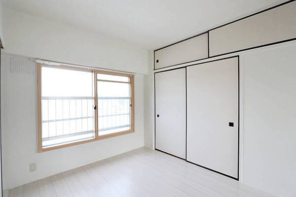 apartment 秋田県由利本荘市石脇字田尻28-275
石脇（その他）の賃貸情報を見る
物件地図