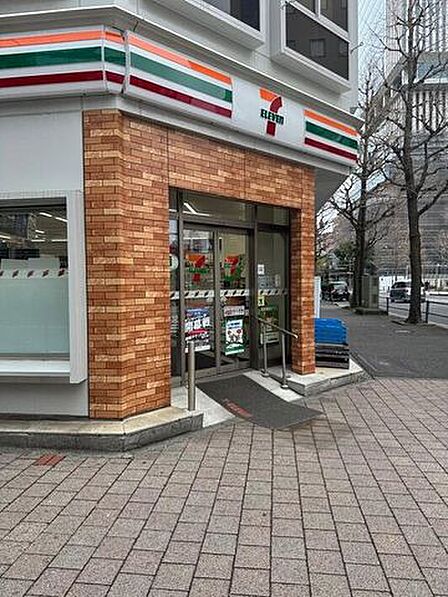 セブンイレブン横浜石川町2丁目店 徒歩4分。 270m