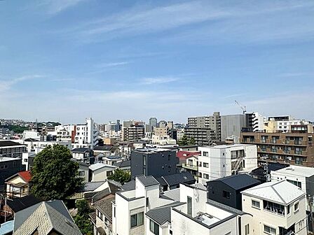 角部屋は風通しも良く、隣と接していない為、生活音を気にせず過ごせます。