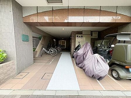 【共用部】敷地内に駐輪場完備です。