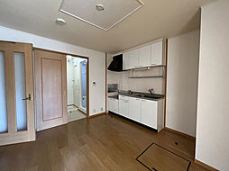 プロムナードＥｍａ 1階2DKのリビング/ダイニング