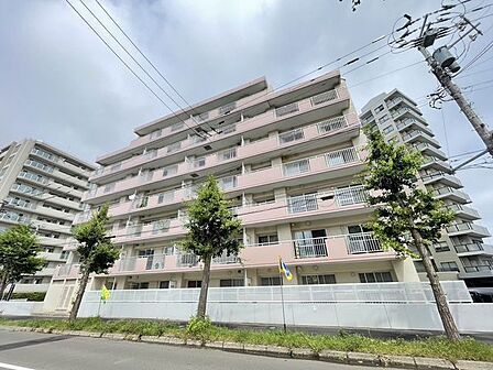《外観写真》地下鉄東西線「宮の沢」駅　徒歩5分！暮らしに便利な立地のマンションです。