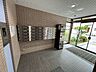 設備：《宅配ボックス》不在時も荷物の受け取りができ便利です。