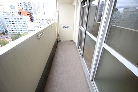 ■バルコニーは洗濯物を干すのに十分なスペースです♪