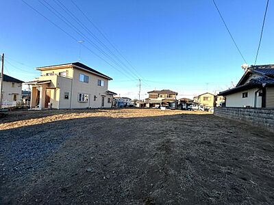 外観：【現地外観】自社物件につき随時ご案内可能。見学ご希望の方はお電話ください。