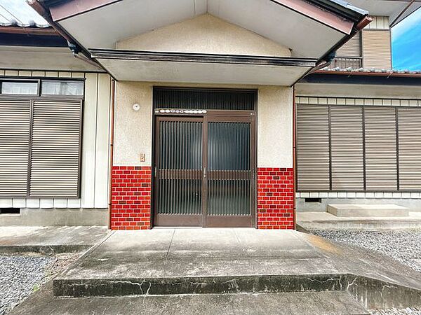 玄関を拡大表示