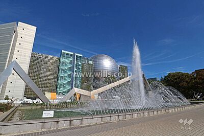 周辺：白川公園（名古屋市美術館・名古屋市科学館）の外観