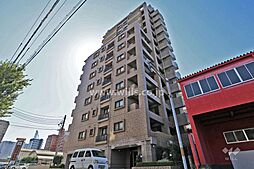 南側バルコニーに面した明るいリビング